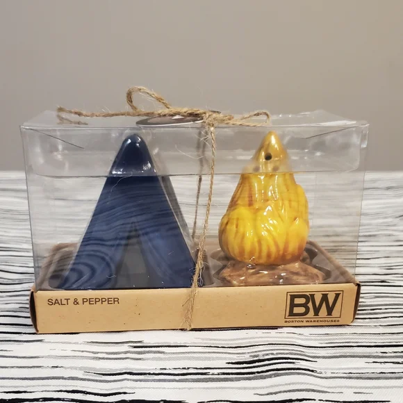 Tent and Campfire Salt and Pepper Shakers - Picture 2 of 2